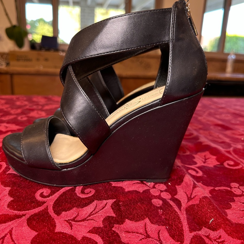 Jessica Simpson Black Wedge Shoes Sleek Design